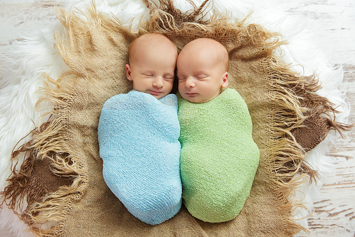 neugeborenenfotografie-zwillinge