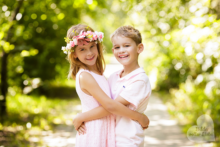 kinderfotos-berlin-potsdam-bruderschwesterfotos-kinderfotografie-familienfotografie