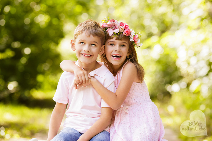 kinderfotoshooting-berlin-berliner-umland-fotoshooting-outdoor-familienalbum-bilder-voller-liebe