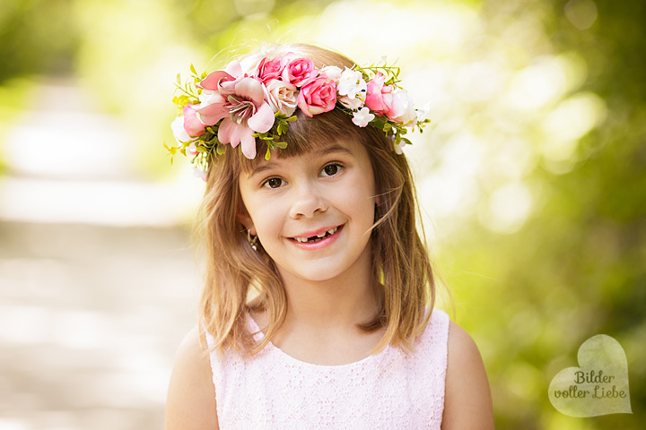 kinderportraits-berlin-kinderportrait--kinderfotograf-blumenkranz-bilder-voller_liebe