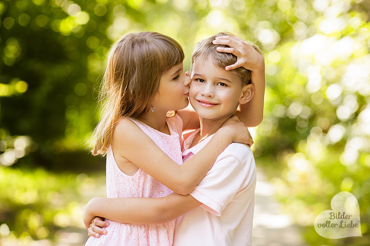 suesse-kinderbilder-berlin-kinderfotos-kinderfotografie-kinderfotografin-neuenhagen-bilder-voller-liebe